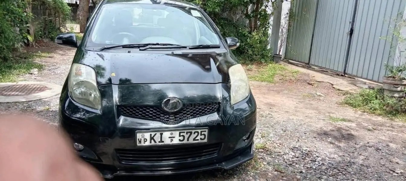 Toyota Vitz 2008 Car (Used)