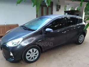Toyota Aqua 2013 Car (Used)