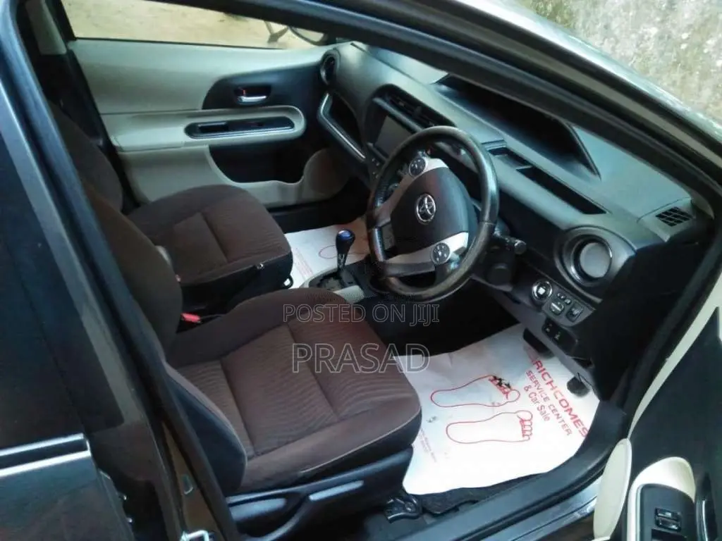 Toyota Aqua 2013 Car (Used)