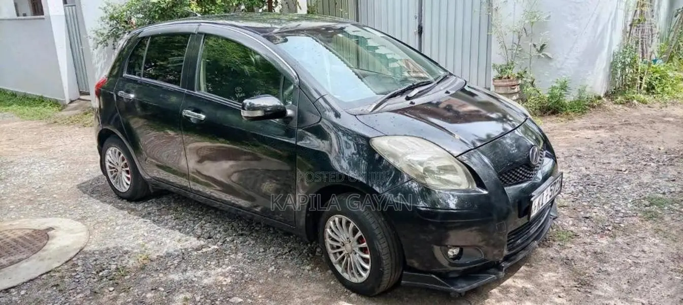 Toyota Vitz 2008 Car (Used)