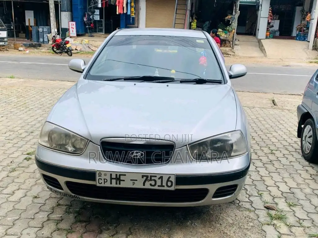 Hyundai Elantra 2000 Car (Used)