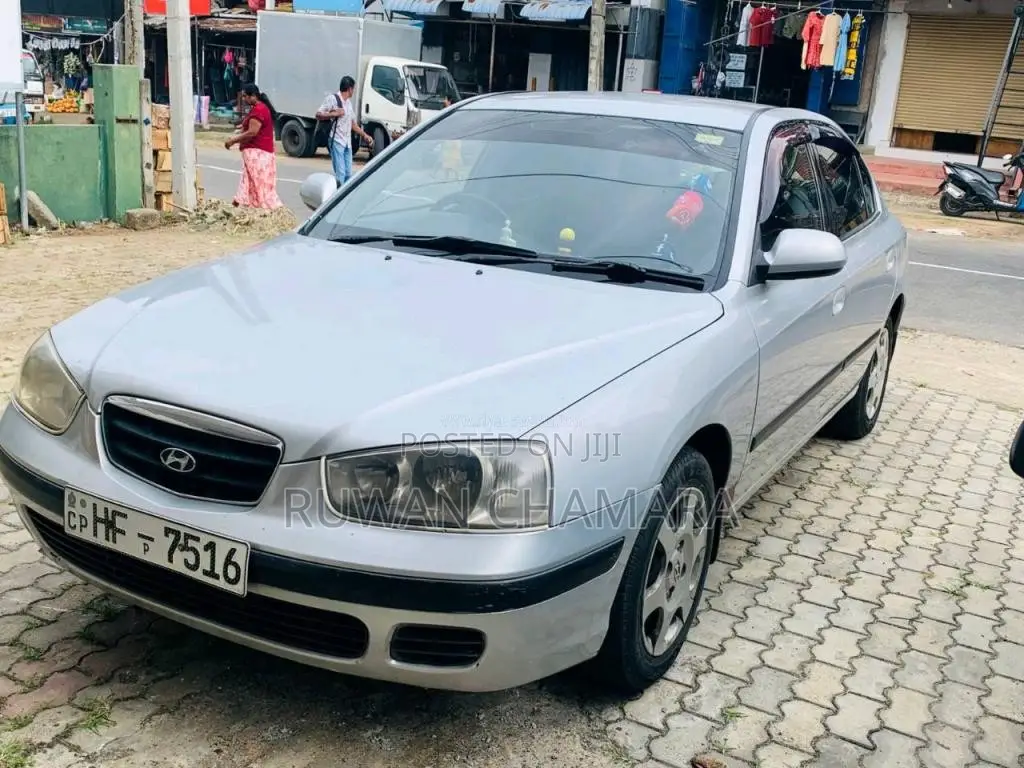 Hyundai Elantra 2000 Car (Used)