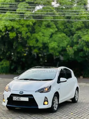 Toyota Aqua 2014 Car (Used)