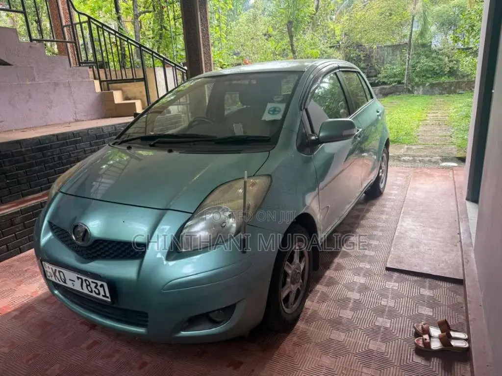Toyota Vitz 2007 Car (Used)