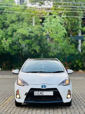 Toyota Aqua 2014 Car (Used)