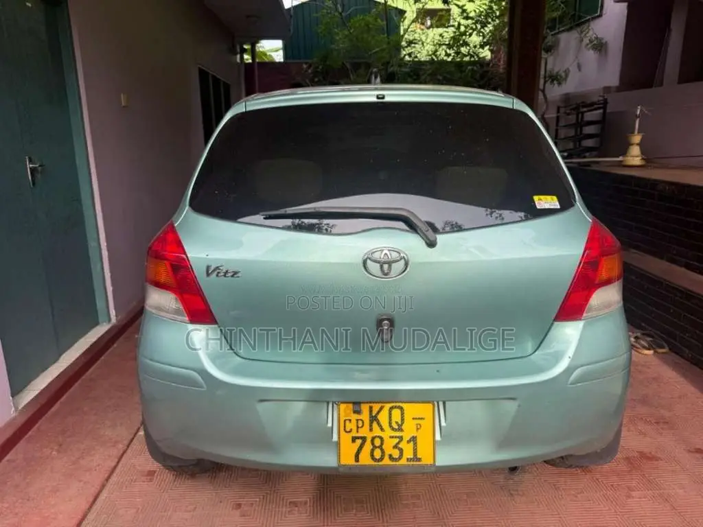 Toyota Vitz 2007 Car (Used)