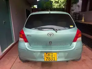 Toyota Vitz 2007 Car (Used)