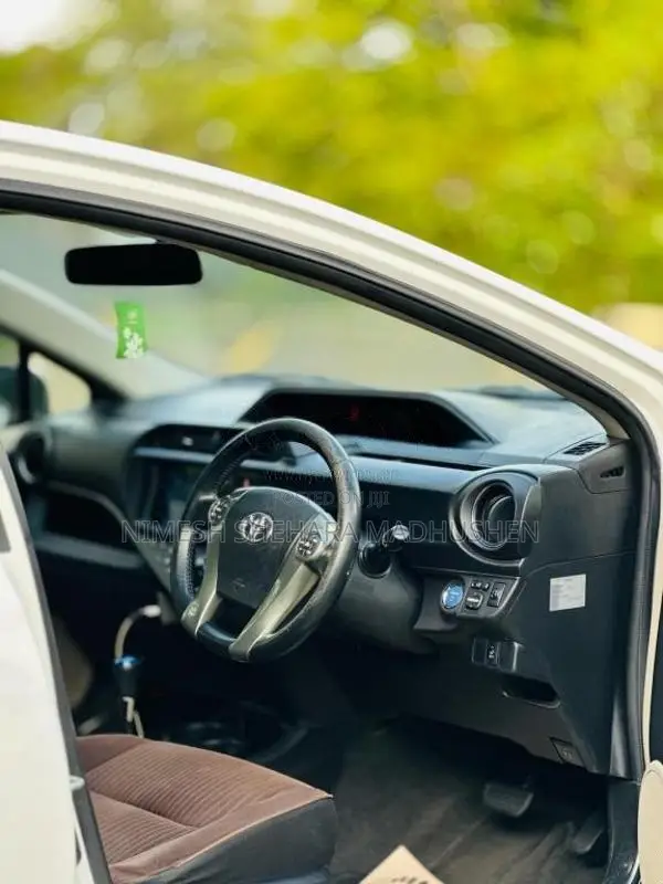 Toyota Aqua 2014 Car (Used)
