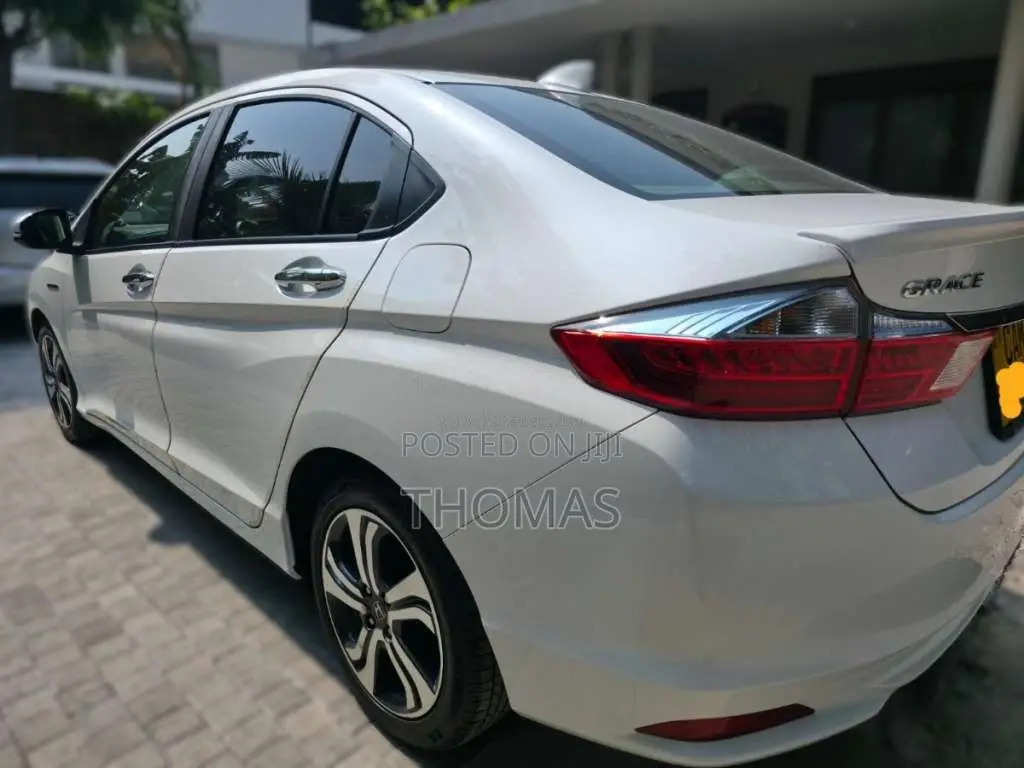 Honda Grace 2015 Car (Used)