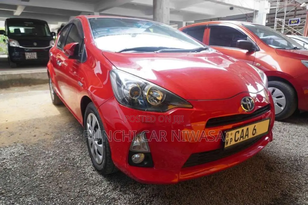 Toyota Aqua 2012 Car (Used)