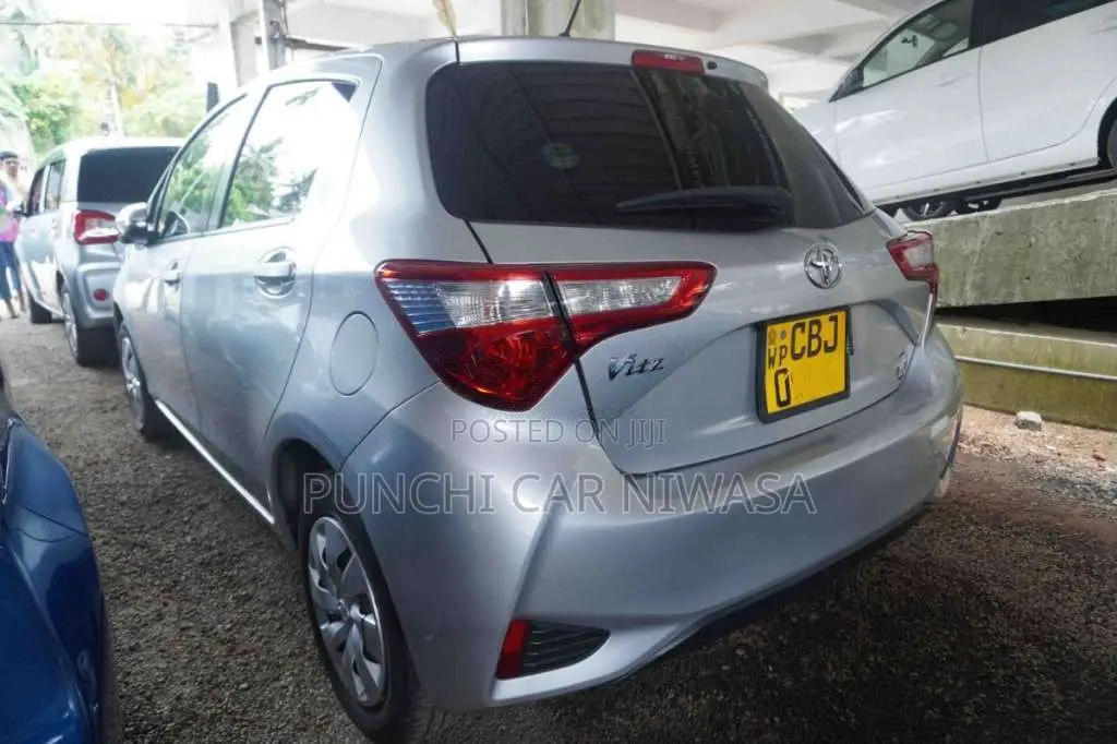 Toyota Vitz 2017 Car (Used)