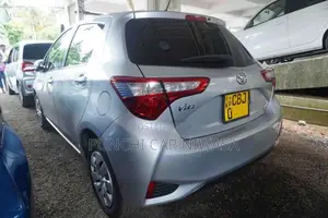 Toyota Vitz 2017 Car (Used)