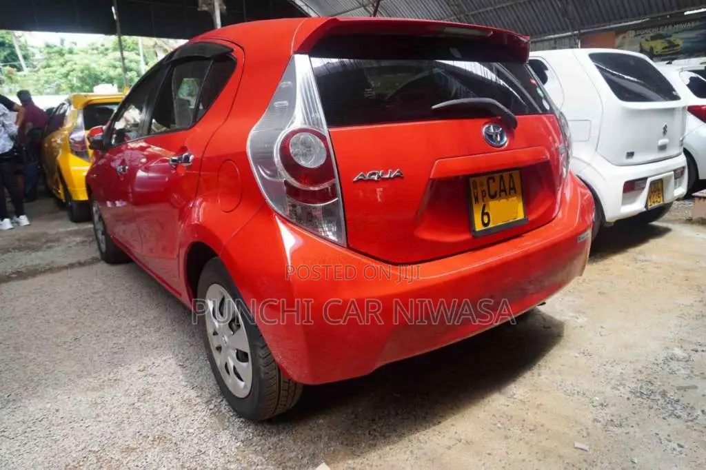 Toyota Aqua 2012 Car (Used)