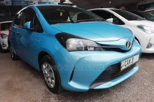 Toyota Vitz 2015 Car (Used)