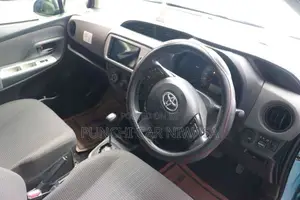 Toyota Vitz 2015 Car (Used)