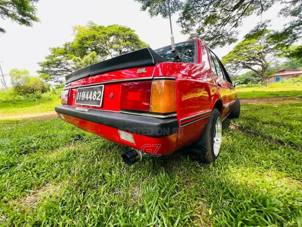 Mitsubishi Lancer Box 1986 Car (Used)