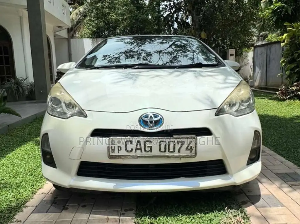 Toyota Aqua 2014 Car (Used)