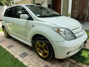 Toyota IST 2003 Car (Used)