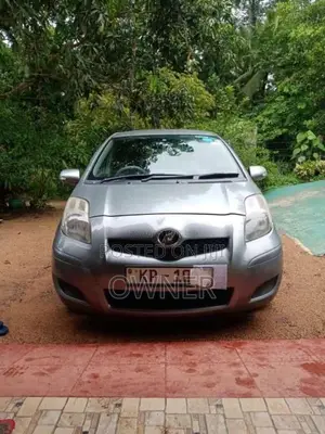 Toyota Vitz 2008 Car (Used)