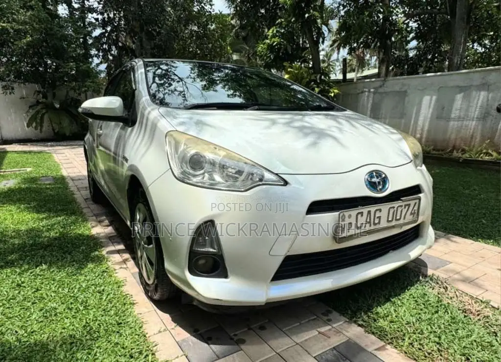 Toyota Aqua 2014 Car (Used)
