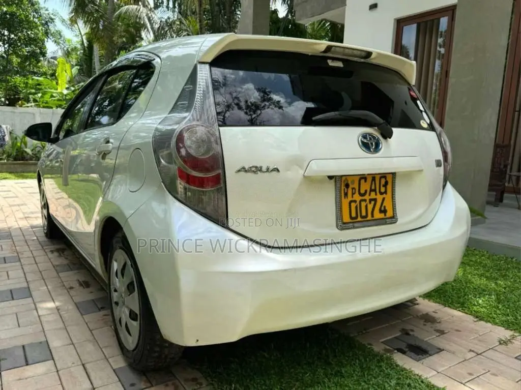 Toyota Aqua 2014 Car (Used)