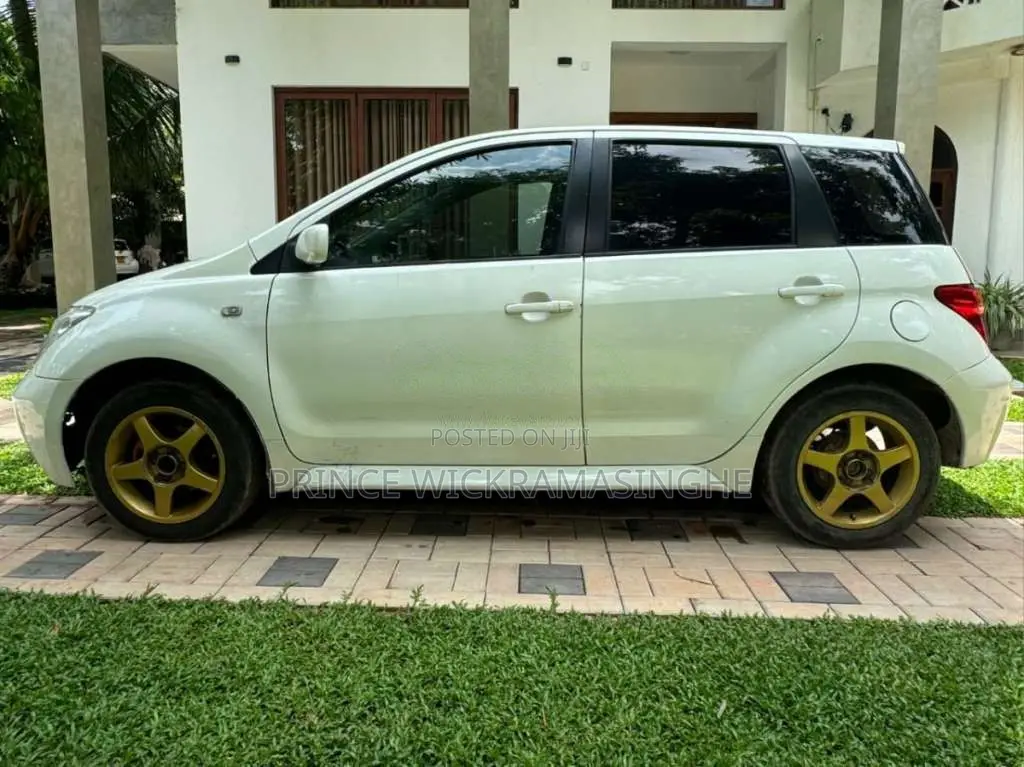 Toyota IST 2003 Car (Used)