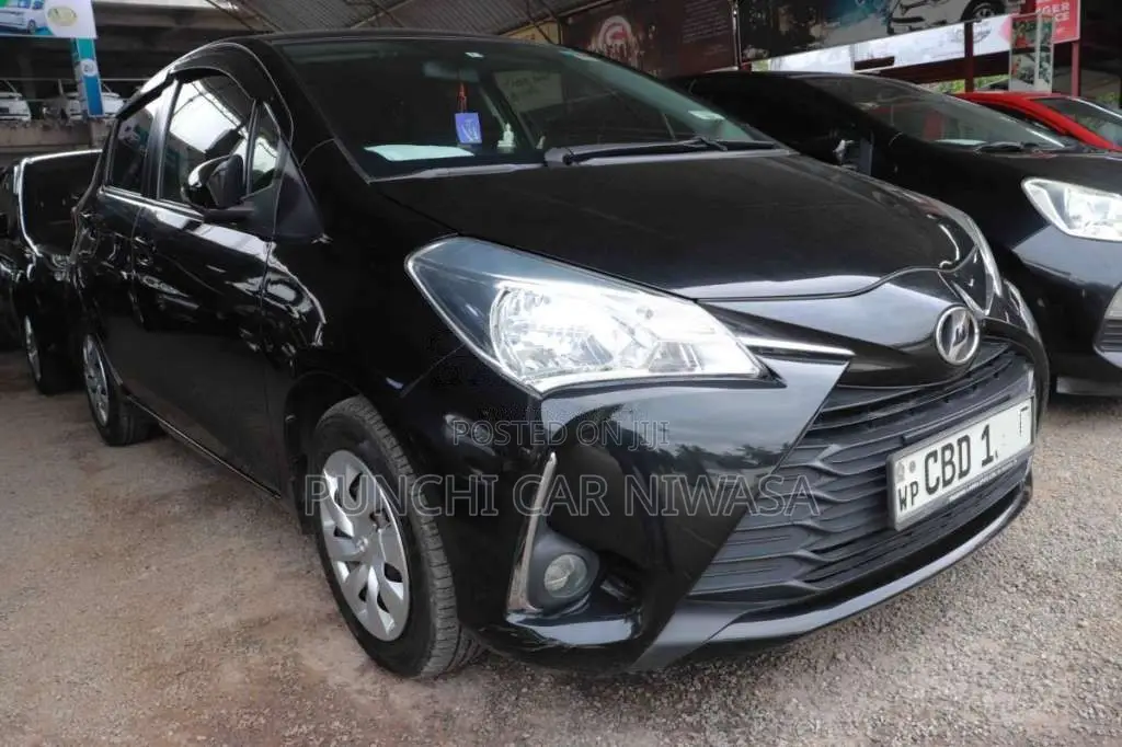 Toyota Vitz 2017 Car (Used)