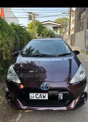 Toyota Aqua 2015 Car (Used)