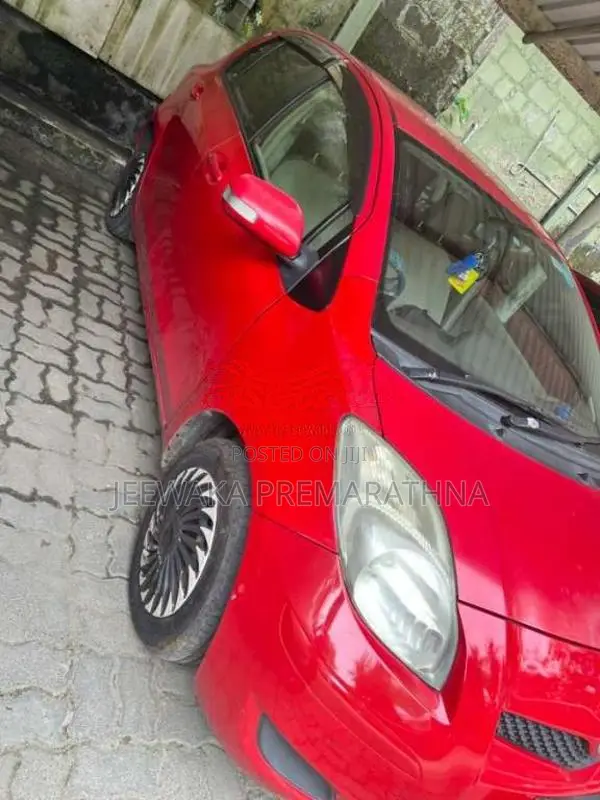 Toyota Vitz 2008 Car (Used)