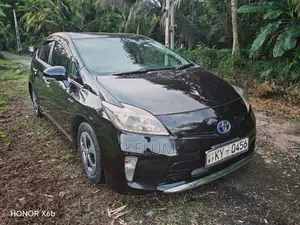 Toyota Prius S Led 2014 Car (Used)