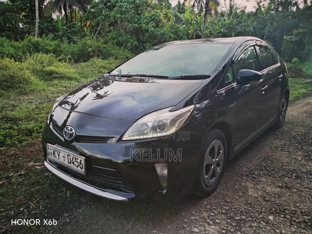 Toyota Prius S Led 2014 Car (Used)