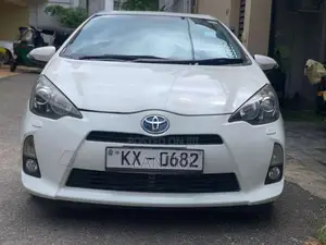 Toyota Aqua 2013 Car (Used)