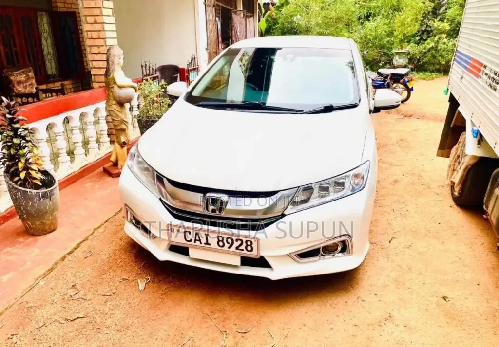 Honda Grace 2015 Car (Used)