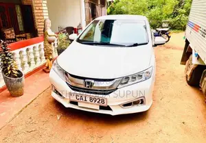 Honda Grace 2015 Car (Used)