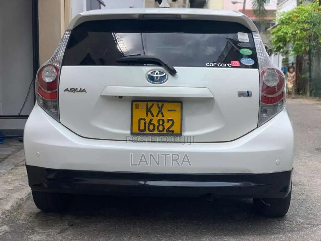 Toyota Aqua 2013 Car (Used)