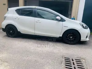 Toyota Aqua 2013 Car (Used)