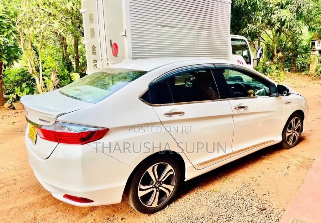Honda Grace 2015 Car (Used)