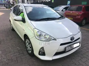 Toyota Aqua 2013 Car (Used)
