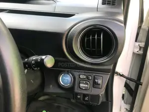 Toyota Aqua 2013 Car (Used)