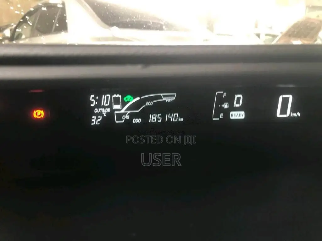 Toyota Aqua 2013 Car (Used)
