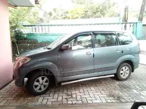 Toyota Avanza 2011 Car (Used)