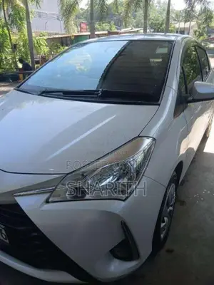 Toyota Vitz 2018 Car (Used)
