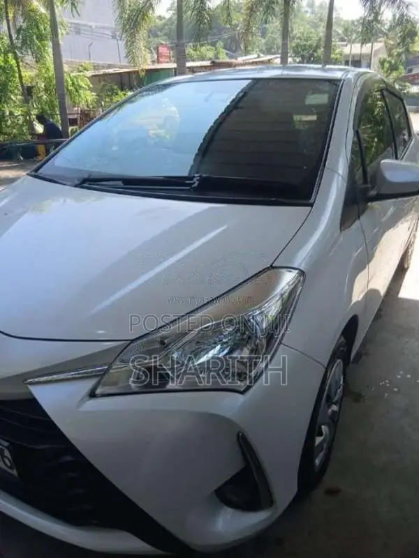 Toyota Vitz 2018 Car (Used)
