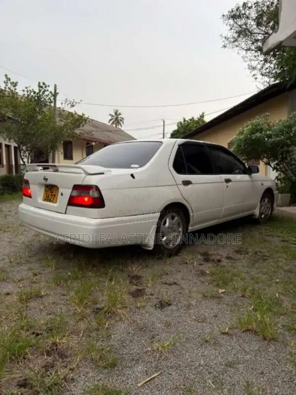 Nissan Bluebird 2000 Car (Used)