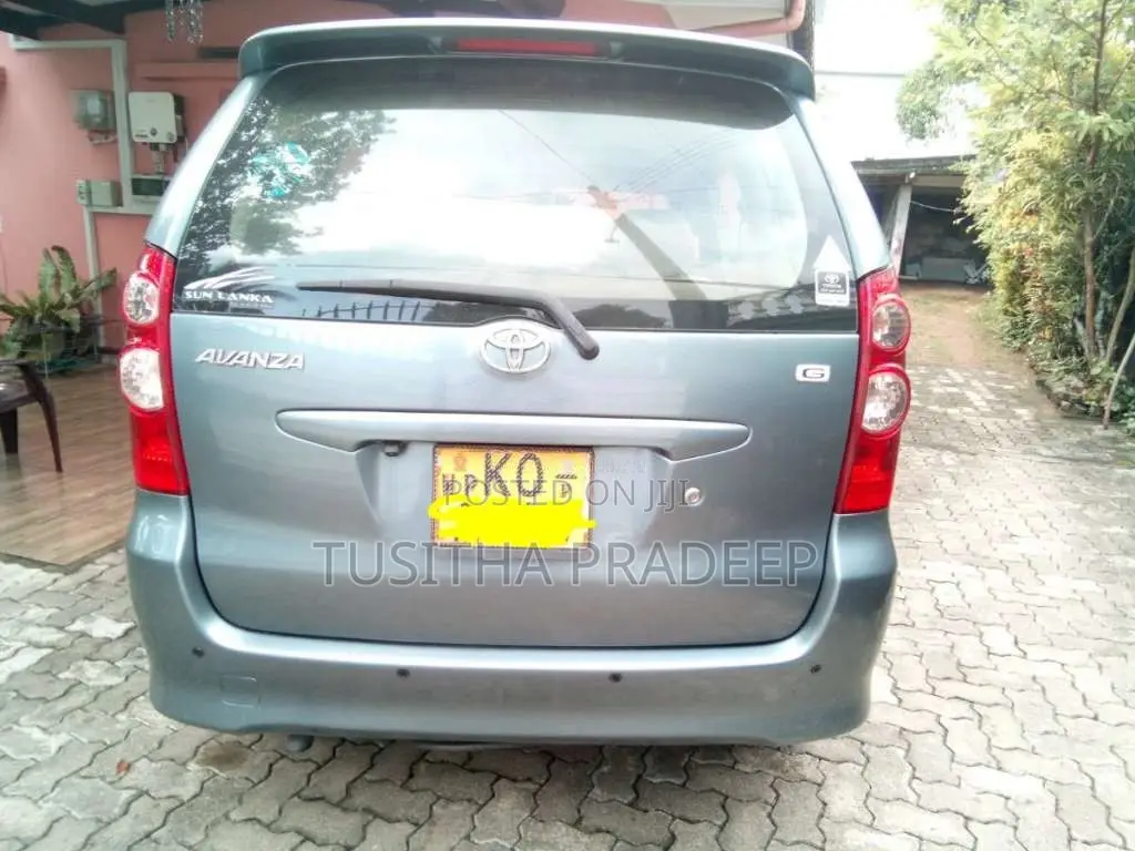 Toyota Avanza 2011 Car (Used)