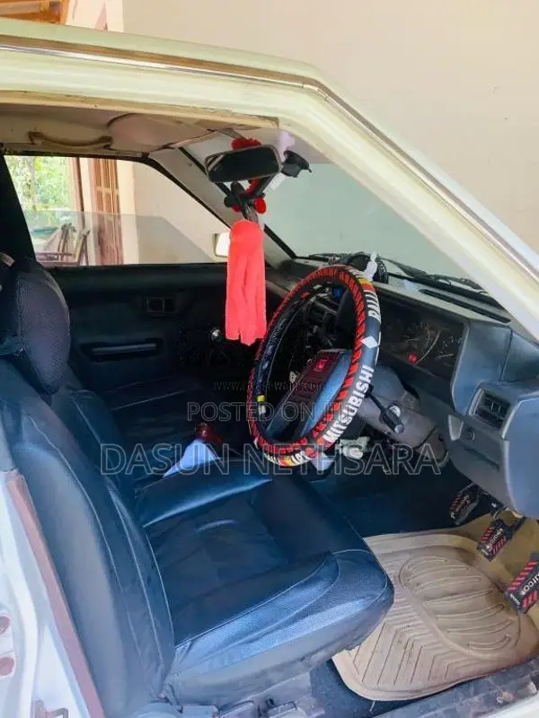 Mitsubishi Lancer Box 1985 Car (Used)