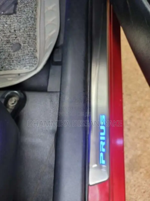 Toyota Prius 2012 Car (Used)