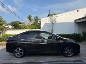 Honda Grace 2015 Car (Used)