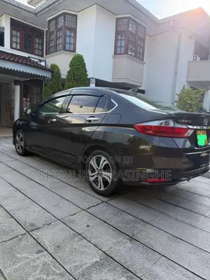 Honda Grace 2015 Car (Used)