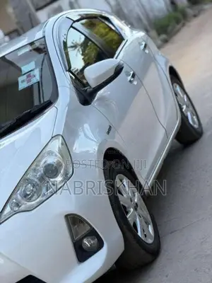Toyota Aqua 2013 Car (Used)